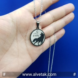 Paslanmaz Kurt Figürlü ve Göktürkçe Türk Yazılı Çelik Kolye