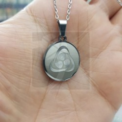 Kararmaz Vav Yazılı Çelik Kolye : CELGRIFIGVAV001