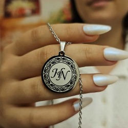 Harfli Kolye, Desenli, Paslanmaz Çelik,Gümüş Renk,2.5 cm Uç