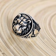 Aslan Figürlü 925 Ayar Gümüş Erkek Yüzük Aslan Figürlü 925 Ayar Gümüş Erkek Yüzük