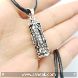 925 Ayar Zülfikar Kılıcı Figürlü Cevşen Dualı Gümüş Tüp Kolye Ucu : 15106 925 Ayar Zülfikar Kılıcı Figürlü Cevşen Dualı Gümüş Tüp Kolye Ucu : 15106