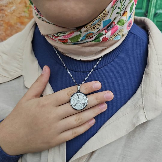 Felak Nas İhlas ve Kafirun, Gümüş Renk, Kararmaz Çelik Kolye, Küçük Model Felak Nas İhlas ve Kafirun, Gümüş Renk, Kararmaz Çelik Kolye, Küçük Model