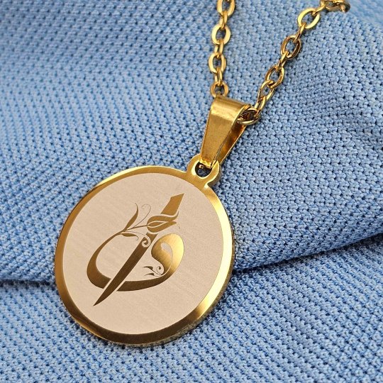 Gold Renk Vav Elif Yazılı Çelik Kolye : 20 mm