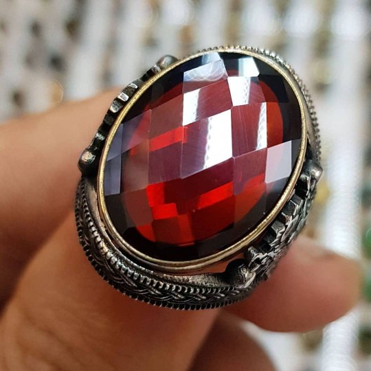 kırmızı zirkon taşlı 925 ayar gümüş erkek yüzük : 00895 kırmızı zirkon taşlı 925 ayar gümüş erkek yüzük : 00895