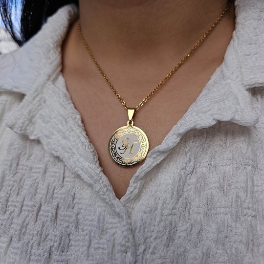 Harfli Kolye, Desenli, Paslanmaz Çelik,Gold Renk Harfli Kolye, Desenli, Paslanmaz Çelik,Gold Renk